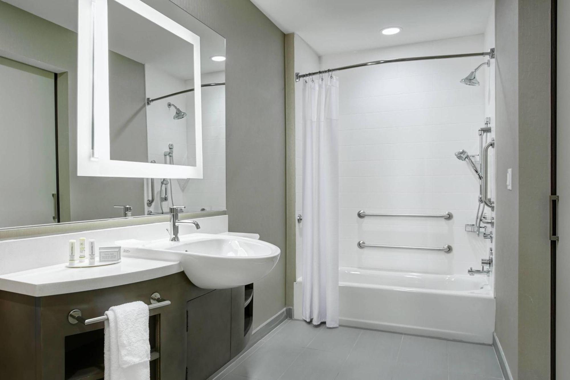 Springhill Suites By Marriott Milwaukee Downtown Екстер'єр фото