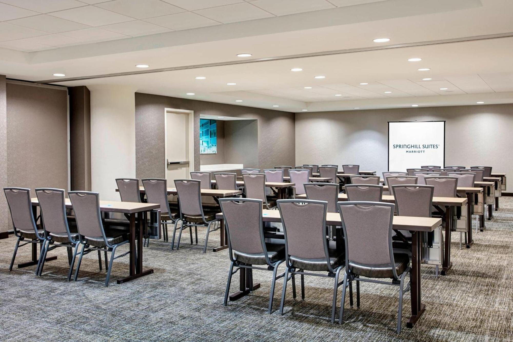 Springhill Suites By Marriott Milwaukee Downtown Екстер'єр фото